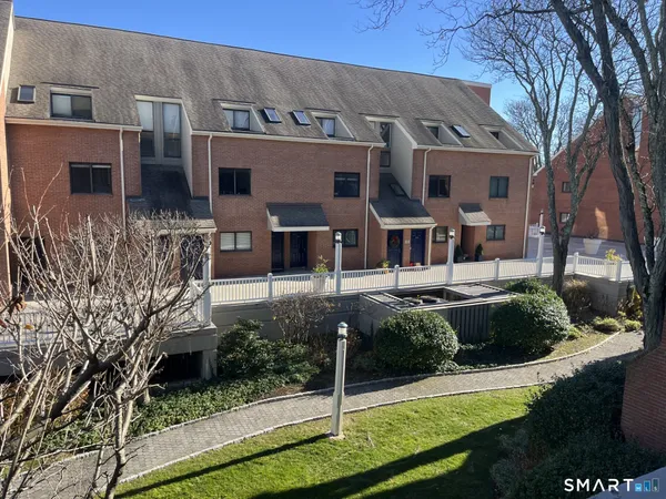 $4,000 | 9 River Road, Unit 411, Greenwich, CT 06807