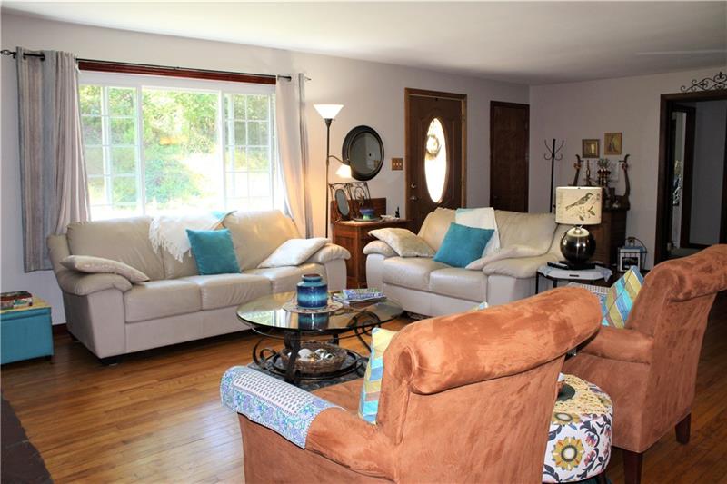 118 West Starz Road Cheswick, PA 15024 - Photo 6 of 18 Bright and open living room with hardwood floors