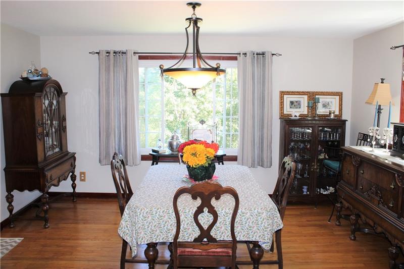 118 West Starz Road Cheswick, PA 15024 - Photo 7 of 18 Dining Room