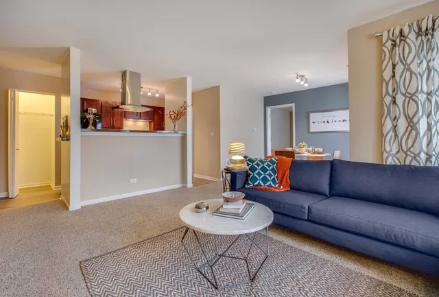 $2,199 | 159 MacArthur Drive, Unit 3923, Willowbrook, IL 60527