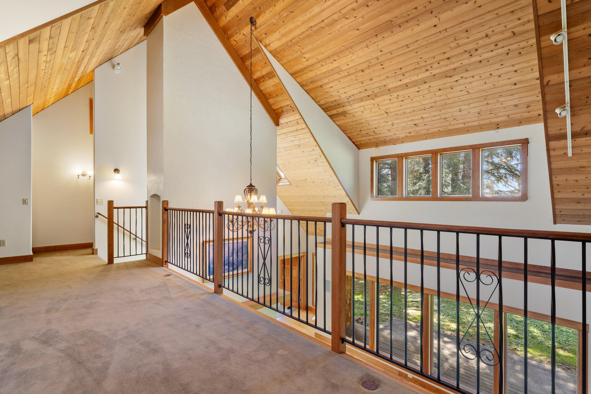 2705 Netarts Bay Road Tillamook, OR 97141 - Photo 31 of 61 Loft
