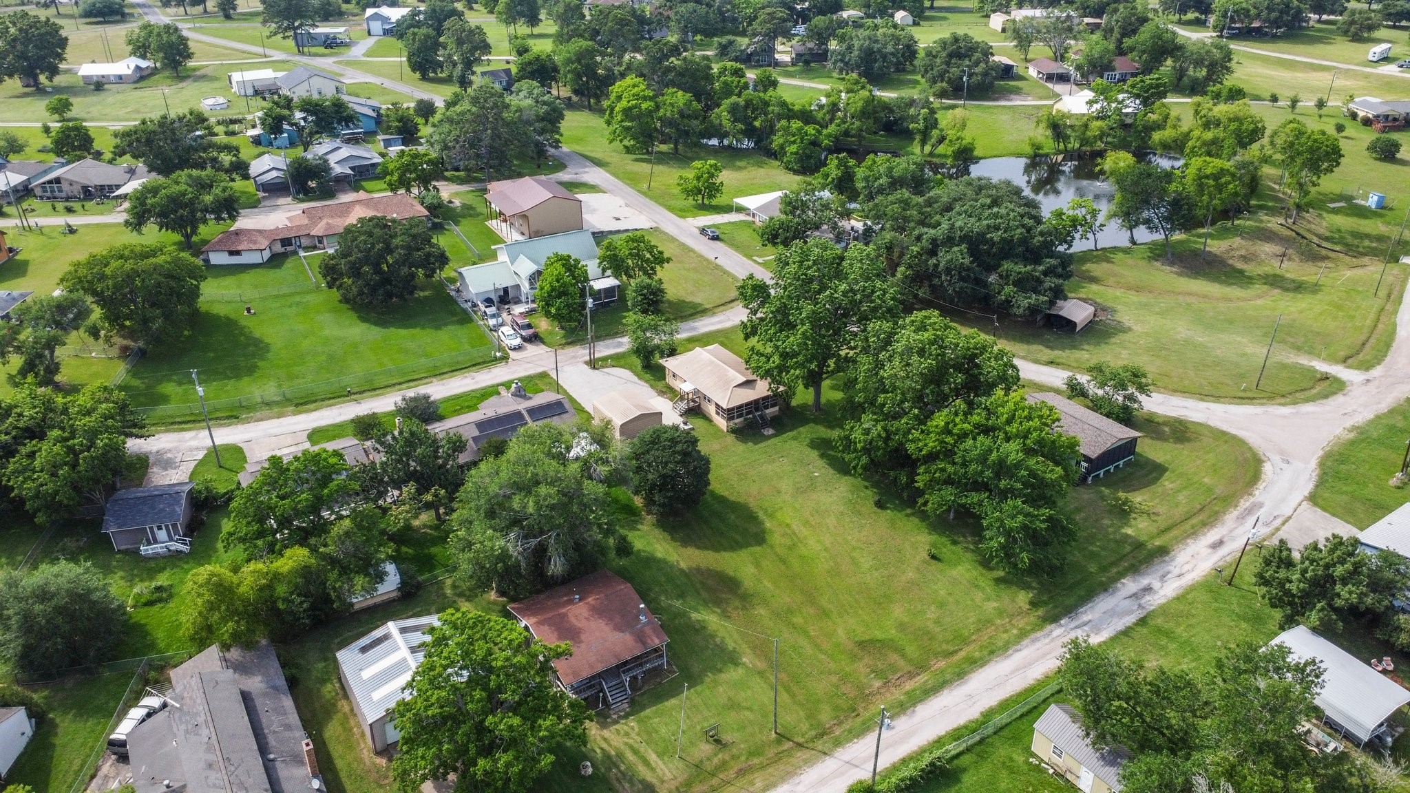 21 Clearview Point Blank, TX 77364 - Photo 33 of 43 an aerial view of residential houses with outdoor space and street view