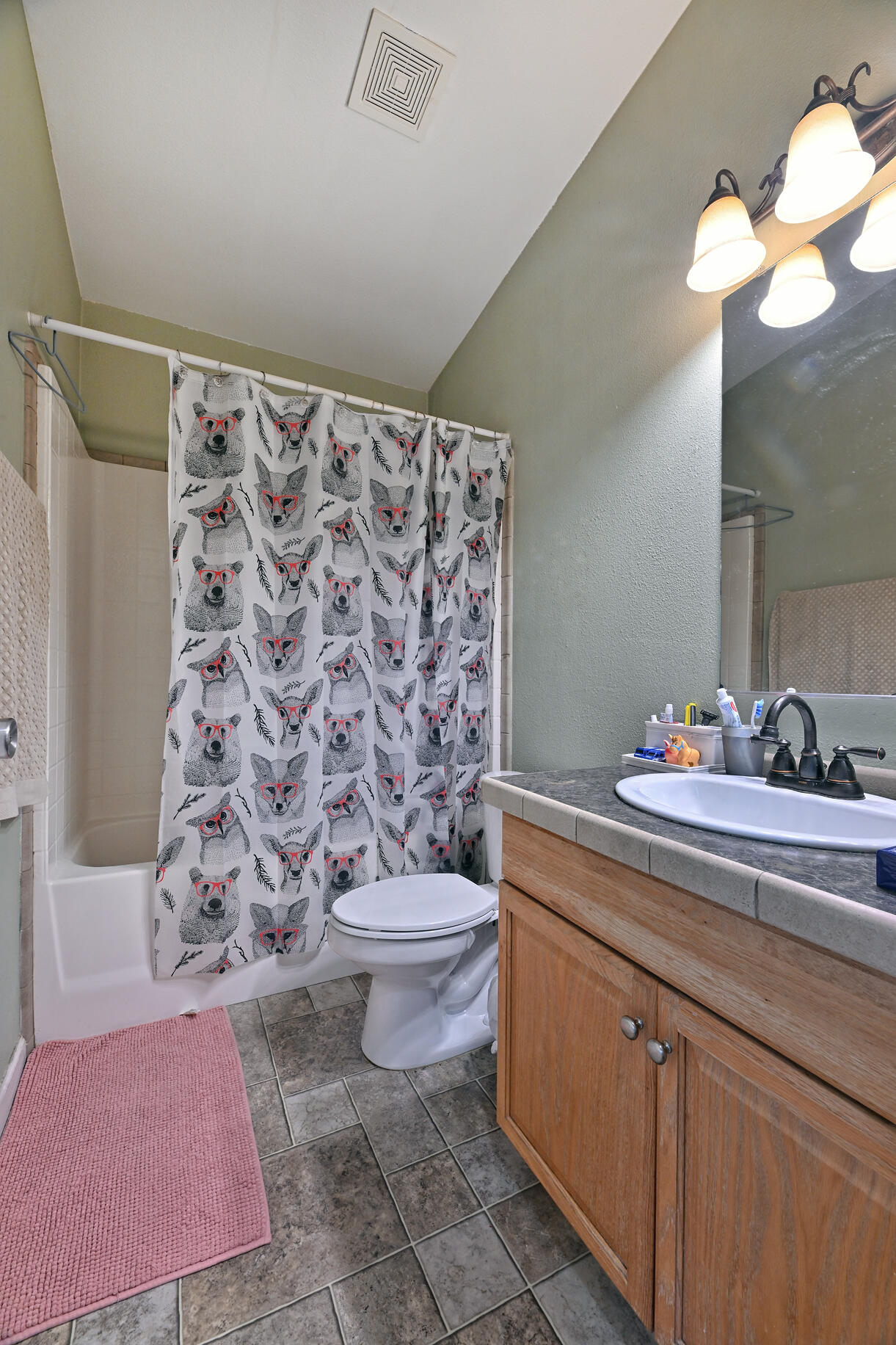 2056 Rockydale Road Cave Junction, OR 97523 - Photo 17 of 37 Gallery Image 17