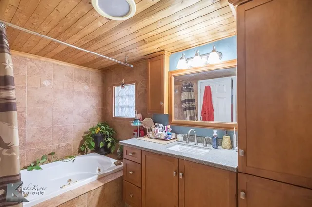 $250,000 | 10001 County Road 379, Hawley, TX 79525