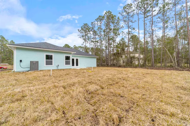 a view of house and outdoor space