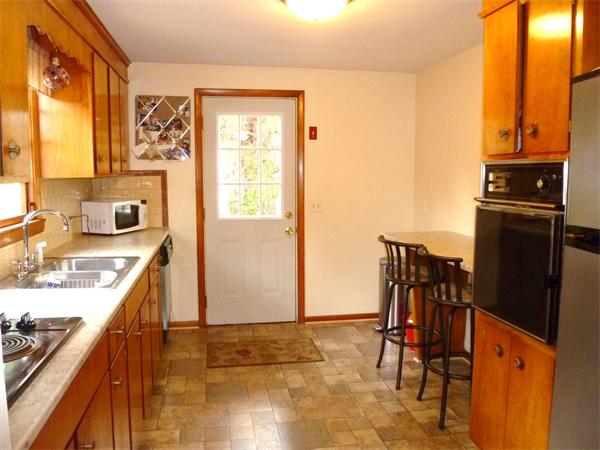 44 Cape Road Mendon, MA 01756 - Photo 5 of 10
