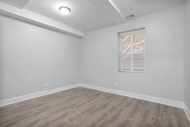 $2,700 | 7326 North Damen Avenue, Unit G, Chicago, IL 60645