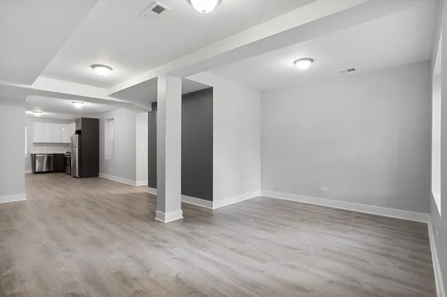 $2,700 | 7326 North Damen Avenue, Unit G, Chicago, IL 60645