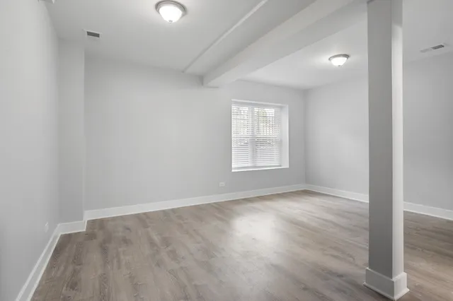 $2,700 | 7326 North Damen Avenue, Unit G, Chicago, IL 60645