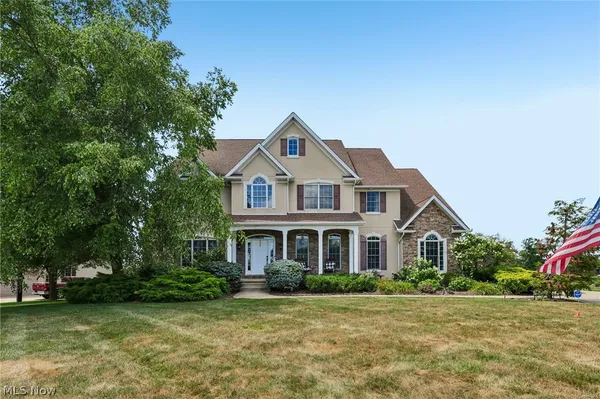 $799,999 | 197 Homestead Drive, Columbiana, OH 44408