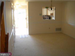 736 Rutland Court Sewell, NJ 08080 - Photo 4 of 5 Gallery Image 4