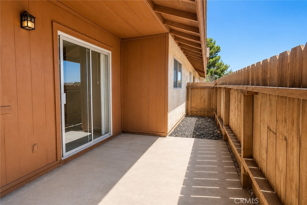 19133 Allegheny Road, Unit 10 Apple Valley, CA 92307 - Photo 4 of 5