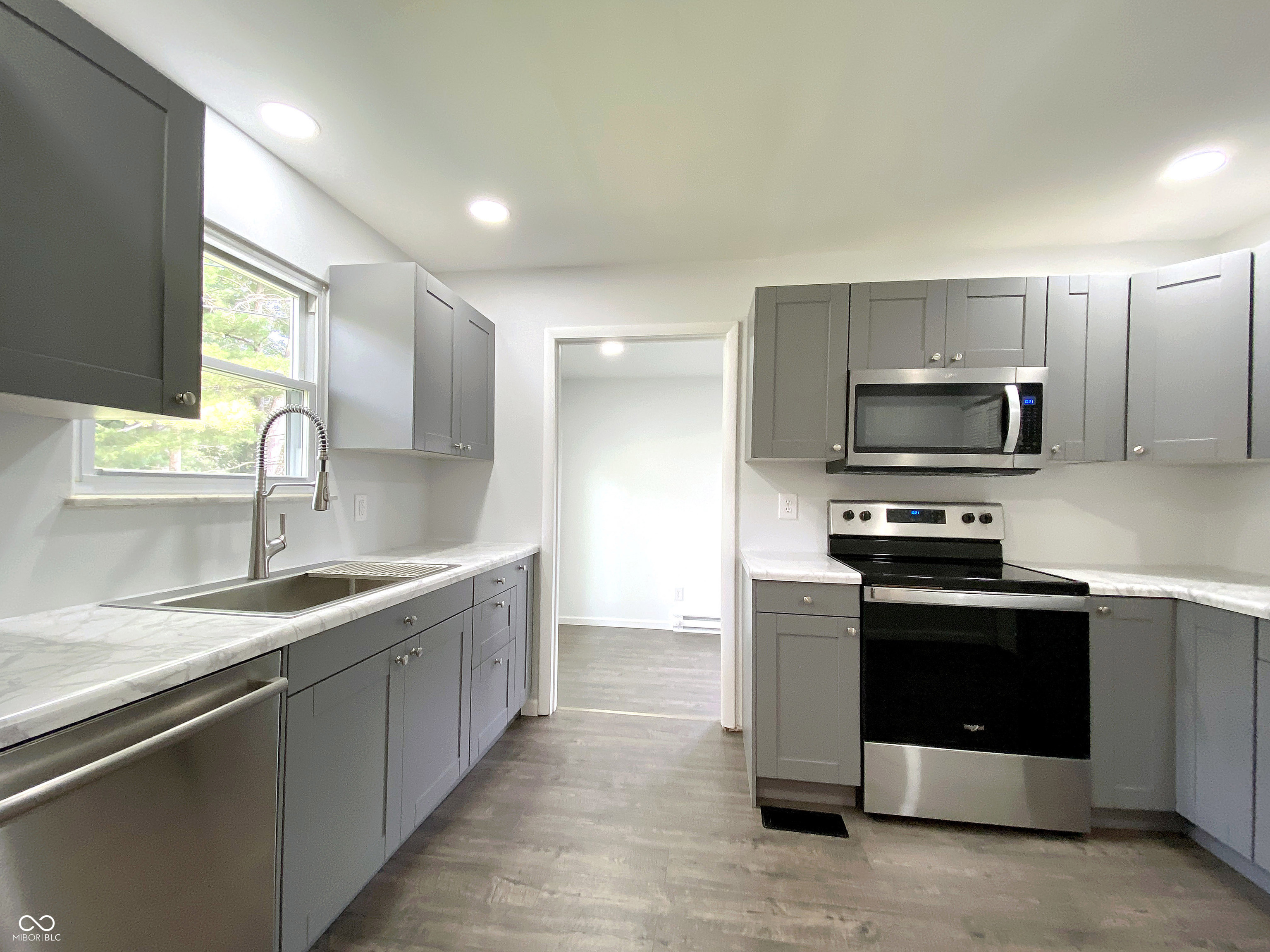7508 Harcourt Road Indianapolis, IN 46260 - Photo 13 of 44 Gallery Image 13