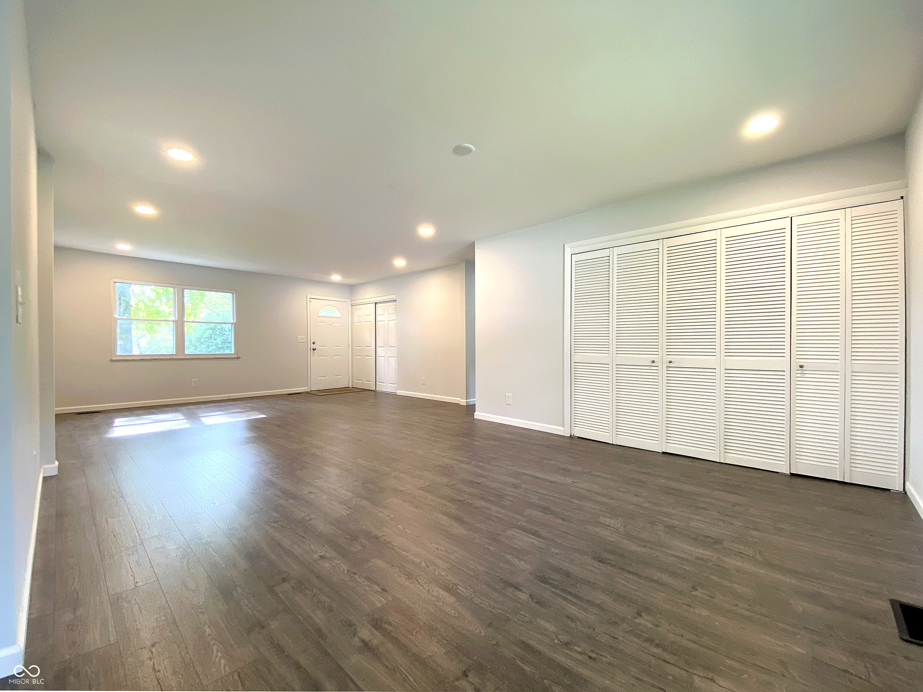 7508 Harcourt Road Indianapolis, IN 46260 - Photo 5 of 44 Gallery Image 5