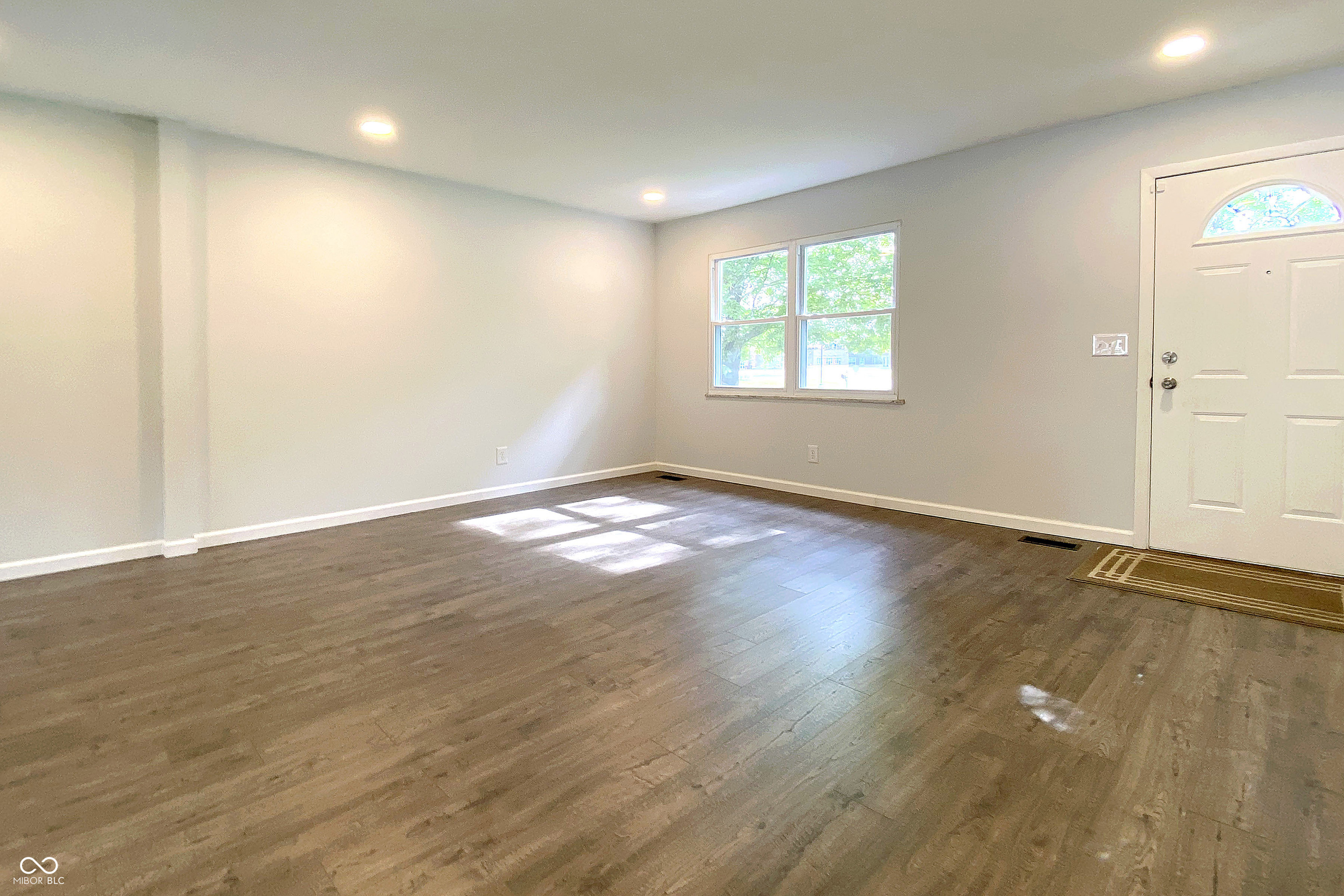 7508 Harcourt Road Indianapolis, IN 46260 - Photo 8 of 44 Gallery Image 8