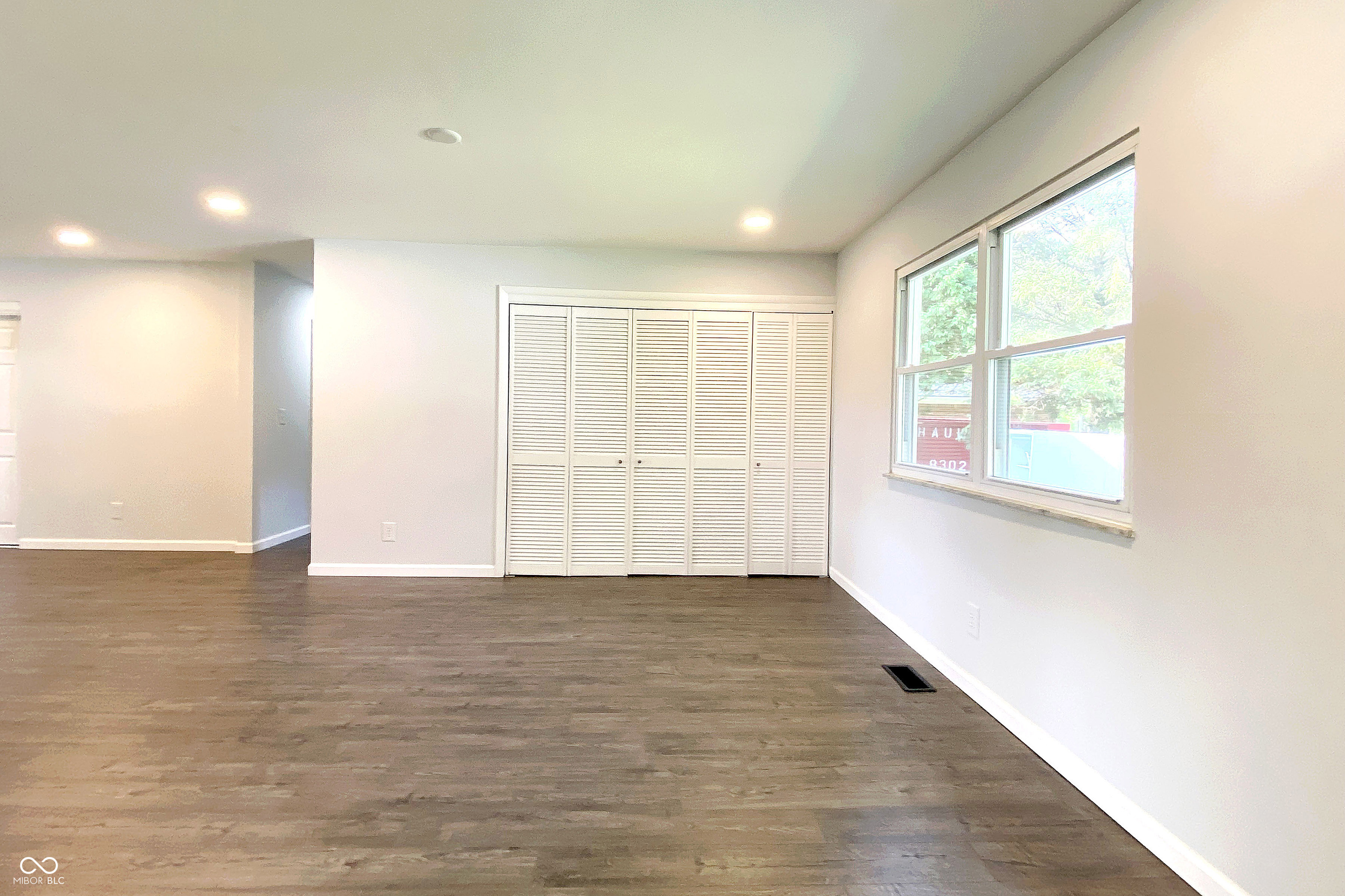 7508 Harcourt Road Indianapolis, IN 46260 - Photo 10 of 44 Gallery Image 10