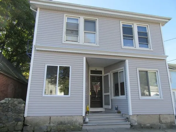 $1,650 | 32 Pierce Street, Unit 2, Westerly, RI 02891