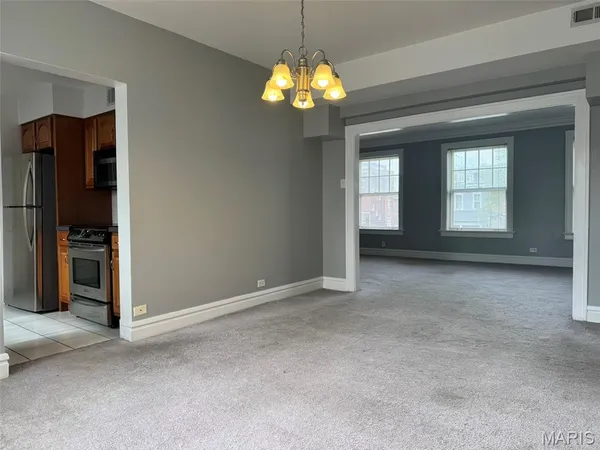 $210,000 | 5510 Waterman Boulevard, Unit 201, St. Louis, MO 63112