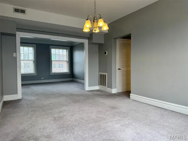 $210,000 | 5510 Waterman Boulevard, Unit 201, St. Louis, MO 63112