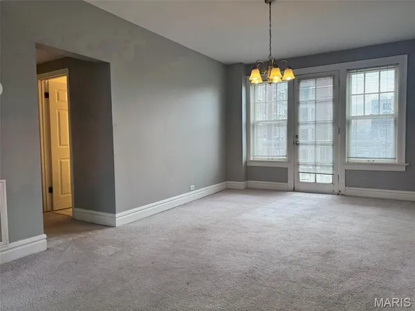 $210,000 | 5510 Waterman Boulevard, Unit 201, St. Louis, MO 63112
