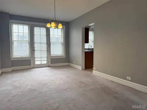 $210,000 | 5510 Waterman Boulevard, Unit 201, St. Louis, MO 63112
