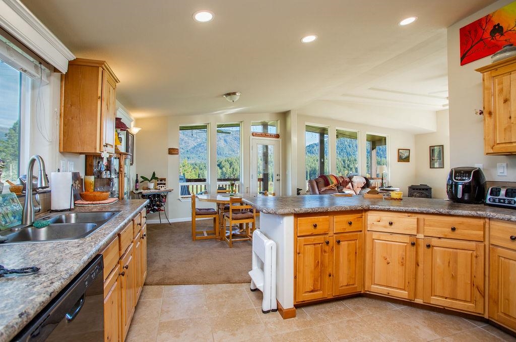 657 H Williams Lake Road Colville, WA 99114 - Photo 10 of 42