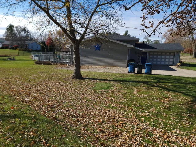 $285,000 | 1328 Hilltop Drive, Lowell, IN 46356