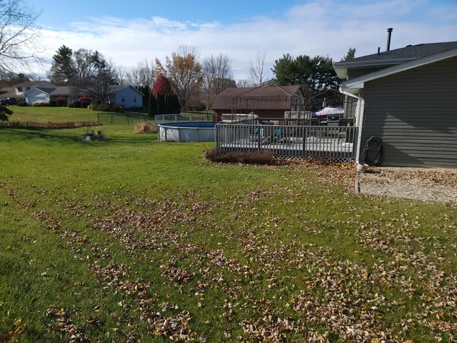 $285,000 | 1328 Hilltop Drive, Lowell, IN 46356