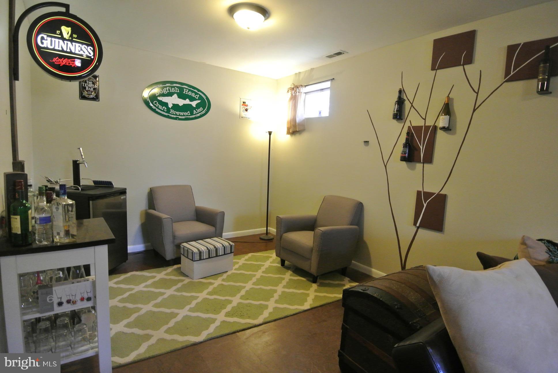 849 Seneca Park Road Baltimore, MD 21220 - Photo 18 of 29 Sep.Sitting Area/Reading Nook, Sit Back and Relax!
