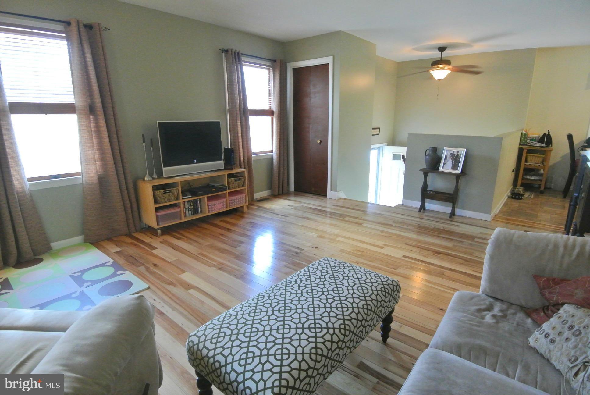 849 Seneca Park Road Baltimore, MD 21220 - Photo 7 of 29 Great Sunlight Brightens the Space