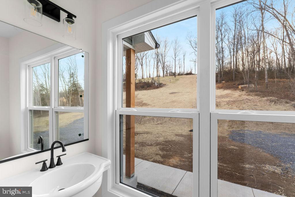 1086 Reynolds Road Cross Junction, VA 22625 - Photo 16 of 42 Half Bath
