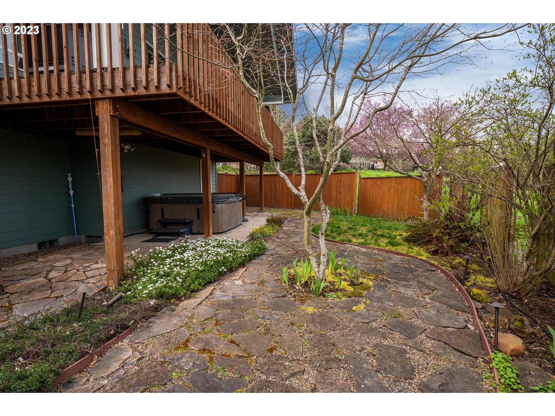 3386 Bentley Avenue Eugene, OR 97405 - Photo 26 of 32 a front view of a house with a yard