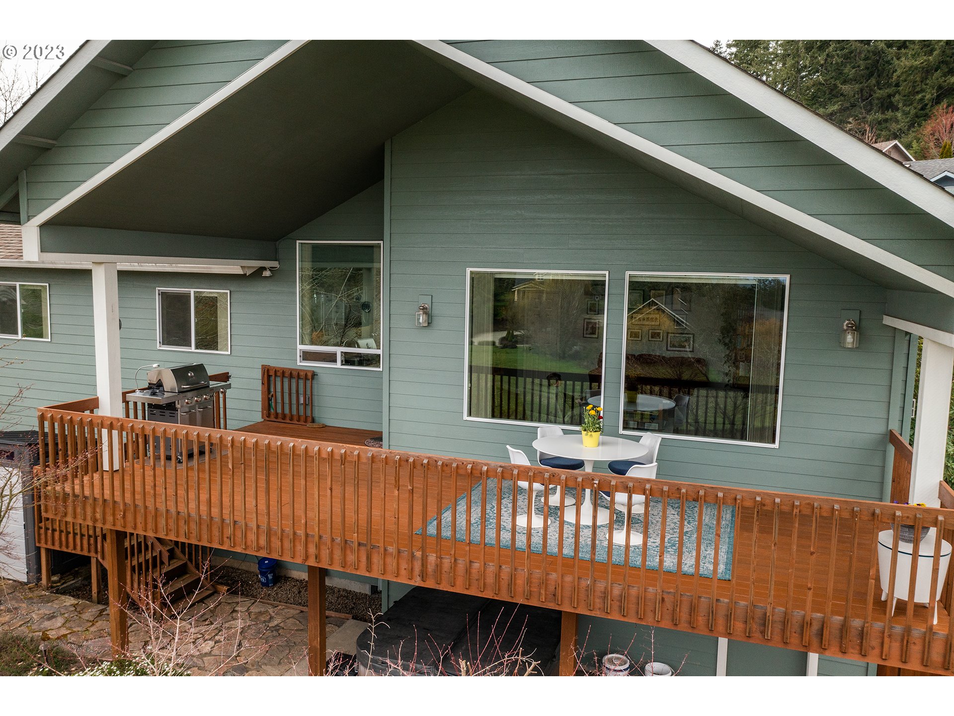 3386 Bentley Avenue Eugene, OR 97405 - Photo 30 of 32 a outdoor view with a sitting space