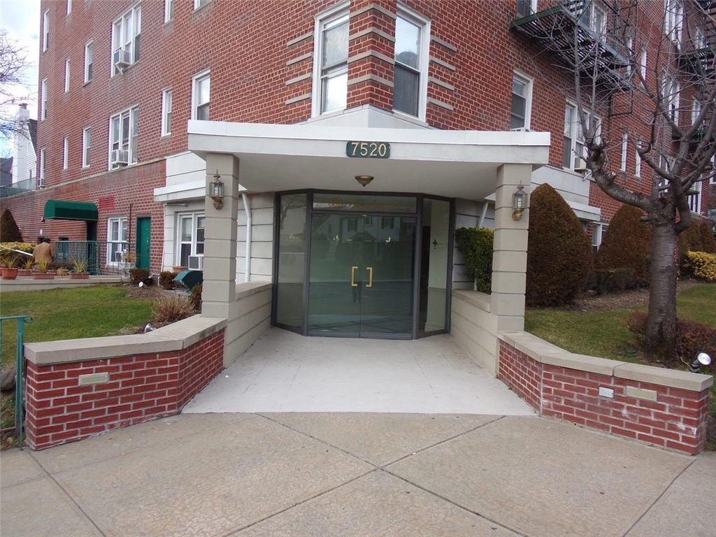 7520 Ridge Boulevard, Unit 1A Brooklyn, NY 11209 - Photo 17 of 18 a view of a building with a tub and stairs