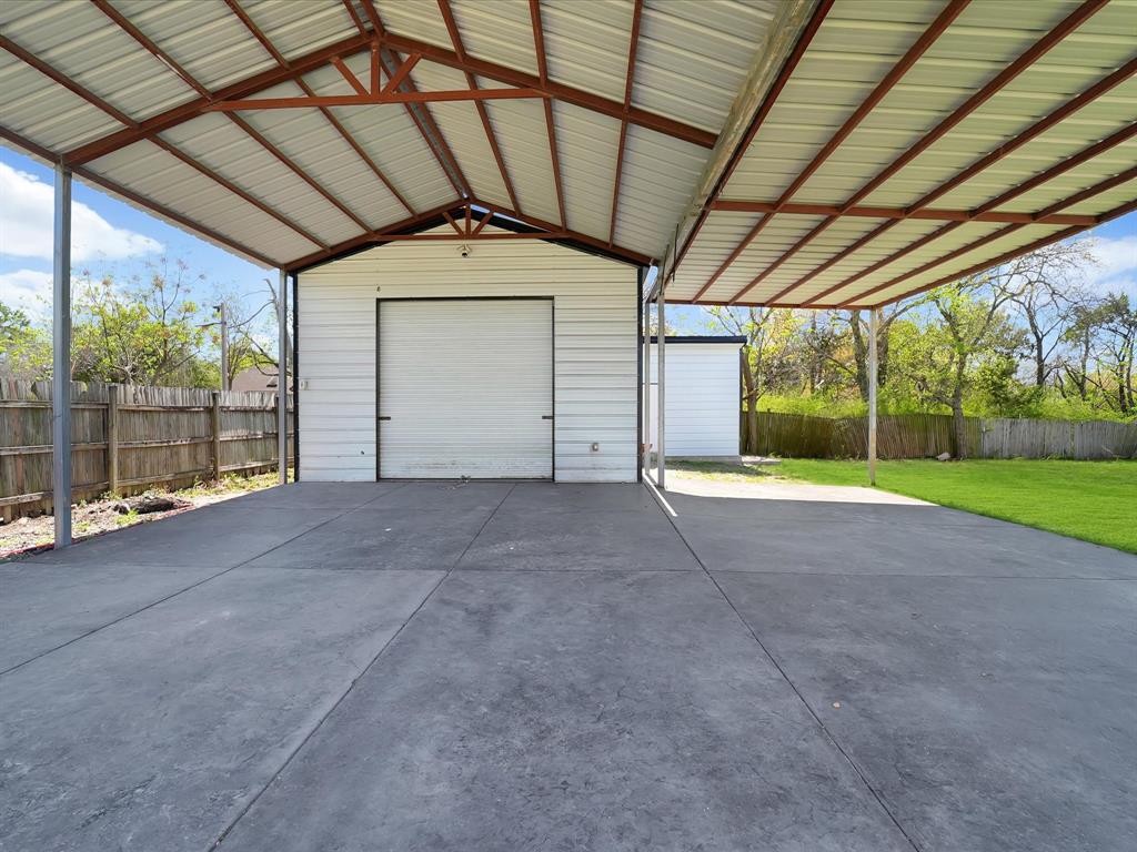 5544 Ranchero Lane Dallas, TX 75236 - Photo 19 of 21 a view of an empty room with a balcony