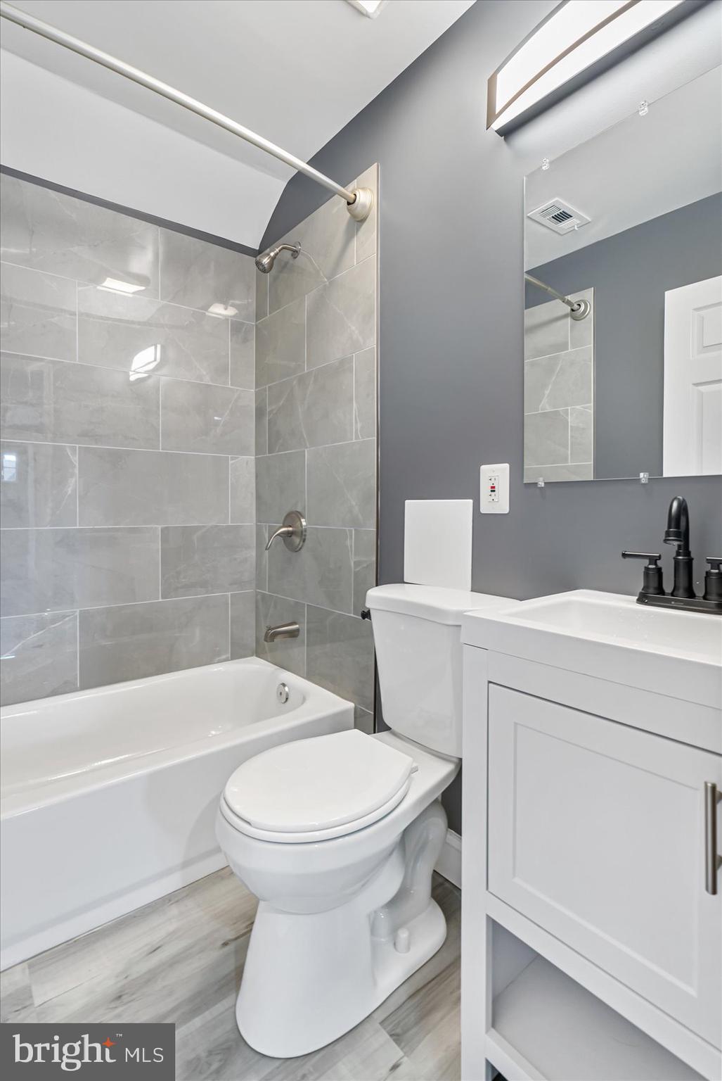 7804 Meath Road Dundalk, MD 21222 - Photo 20 of 34 Custom Full Bath