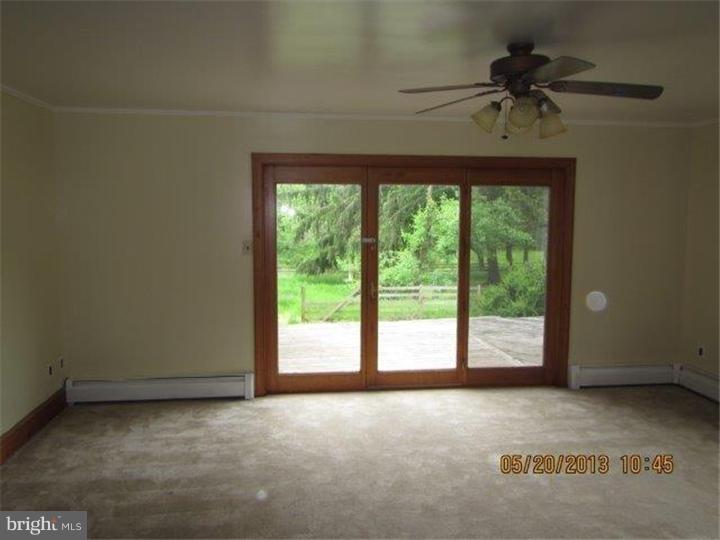 1900 Allentown Road Hatfield, PA 19440 - Photo 9 of 25 Family Room