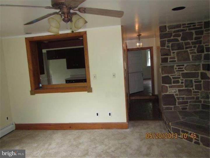 1900 Allentown Road Hatfield, PA 19440 - Photo 10 of 25 Family Room