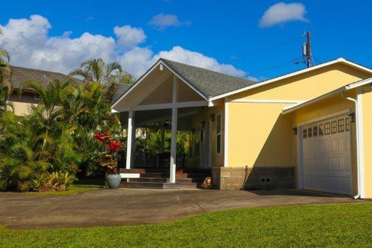 6671 Puupilo Road Kapaa, HI 96746 - Photo 3 of 24 a view of a house with backyard