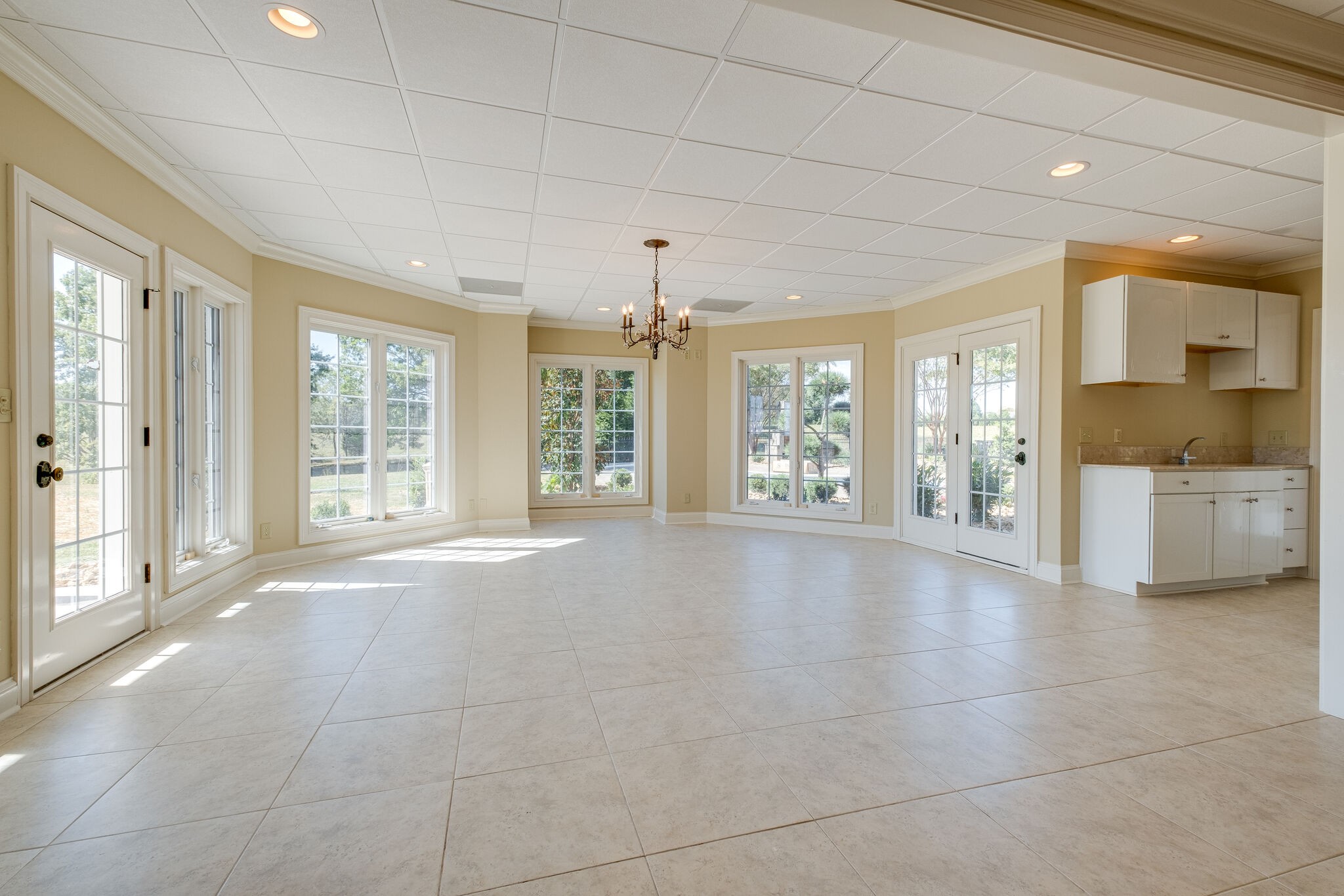 1800 Horn Springs Road Lebanon, TN 37087 - Photo 35 of 56 a view of an empty room with a kitchen