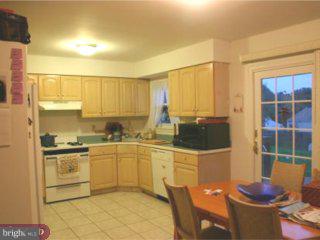 58 Sherbrooke Road Ewing, NJ 08638 - Photo 2 of 4