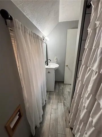 $2,000 | 216 Siebert Road, Pittsburgh, PA 15237