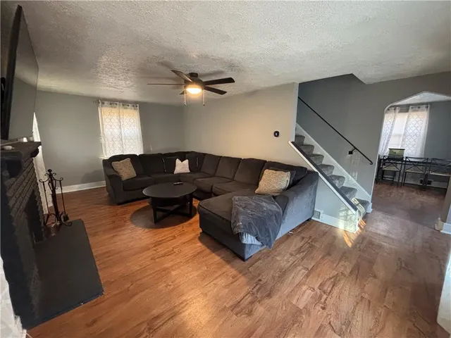 $2,000 | 216 Siebert Road, Pittsburgh, PA 15237