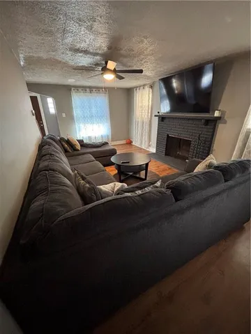 $2,000 | 216 Siebert Road, Pittsburgh, PA 15237