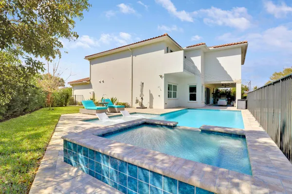 $2,195,000 | 2475 Northeast Evinrude Circle, Jensen Beach, FL 34957