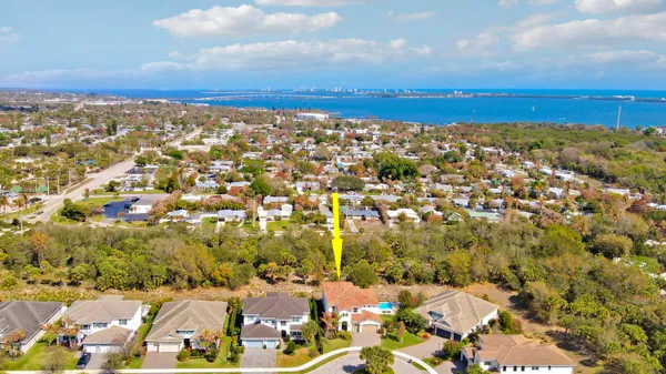 $2,195,000 | 2475 Northeast Evinrude Circle, Jensen Beach, FL 34957