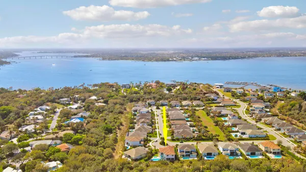 $2,195,000 | 2475 Northeast Evinrude Circle, Jensen Beach, FL 34957