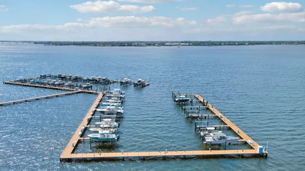 $2,195,000 | 2475 Northeast Evinrude Circle, Jensen Beach, FL 34957