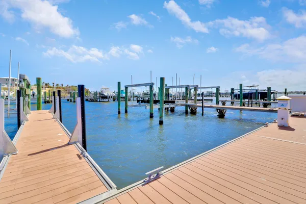 $2,195,000 | 2475 Northeast Evinrude Circle, Jensen Beach, FL 34957