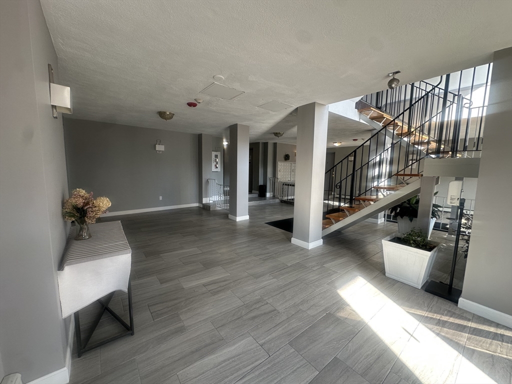 175 Ward Street, Unit 78 Revere, MA 02151 - Photo 3 of 20 a living room with furniture